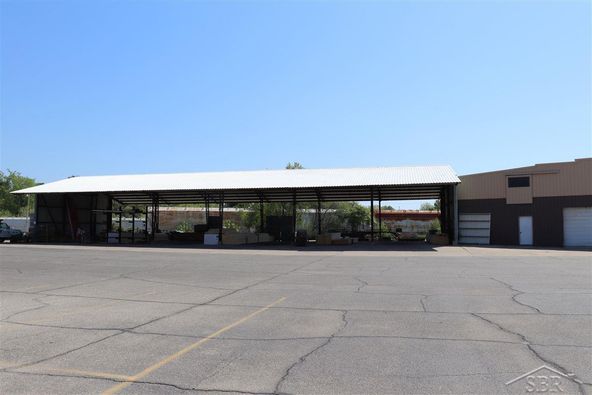 420 W 5th St, Clare, MI 48617